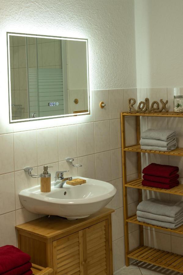 Ferienwohnung Fuchsbau Im Eg Des Ferienhauses Falkenhoehe Oberweißbach Esterno foto