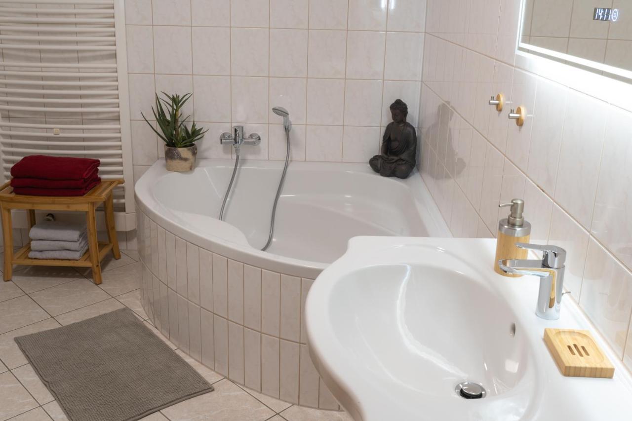 Ferienwohnung Fuchsbau Im Eg Des Ferienhauses Falkenhoehe Oberweißbach Esterno foto